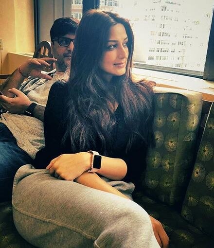 Sonali Bendre Gets A Haircut For Cancer Treatment Ways To
